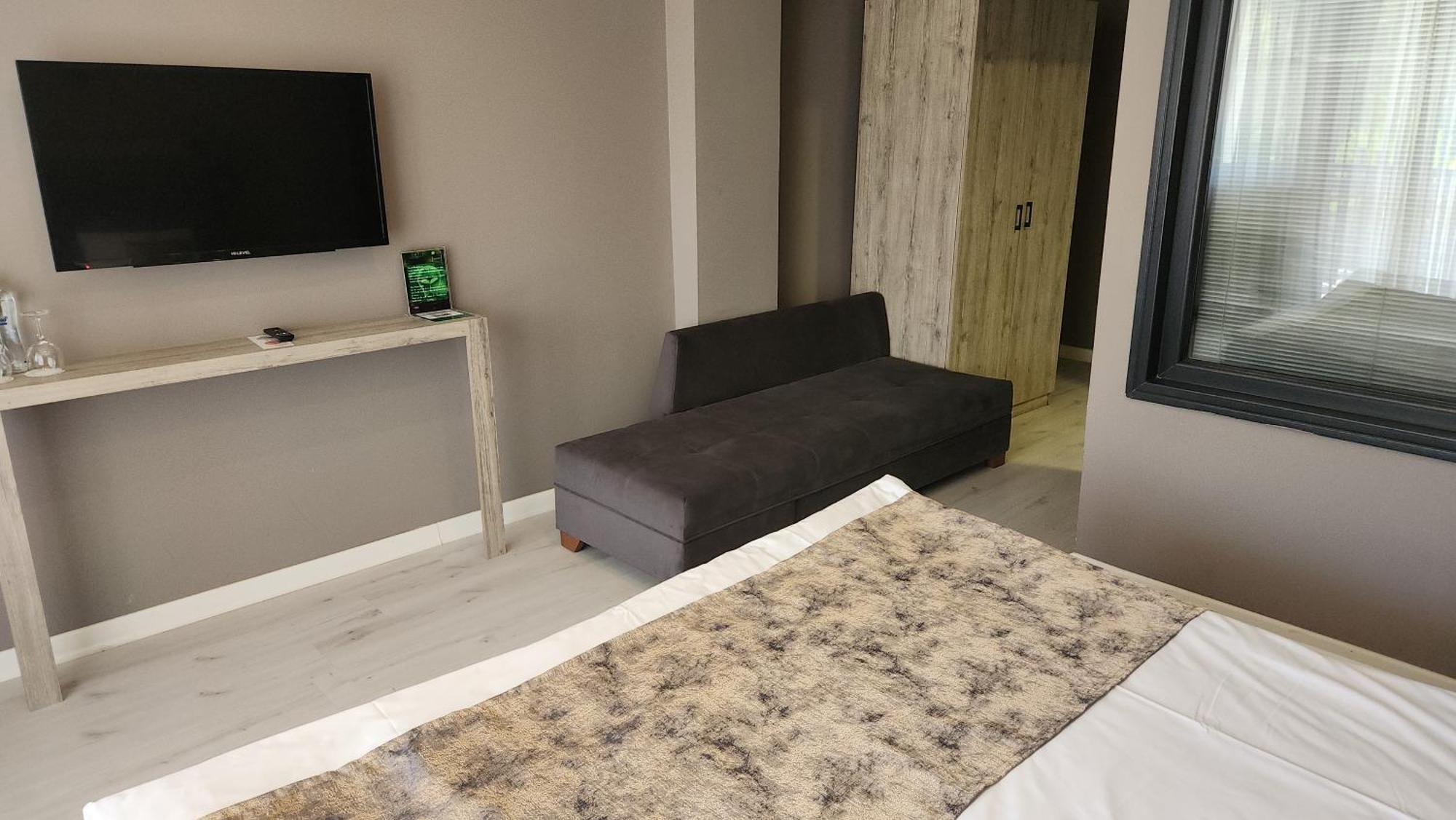 Hbs Boutique Hotel&restaurant Hotel *