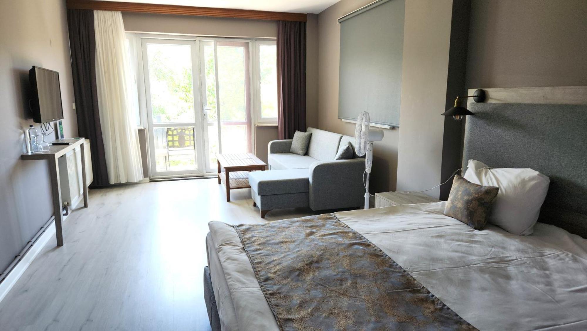 Hbs Boutique Hotel&restaurant Hotel *